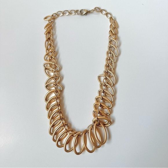 Brushed Gold Graduated Chain Necklace - 18 Inches - Picture 5 of 7
